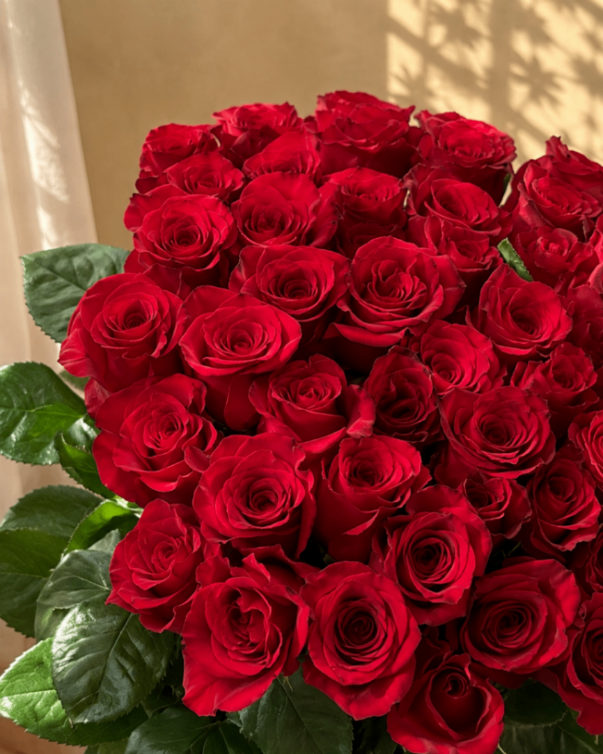 Rouge Monumental – Buchet Luxury cu trandafiri - imagine 2