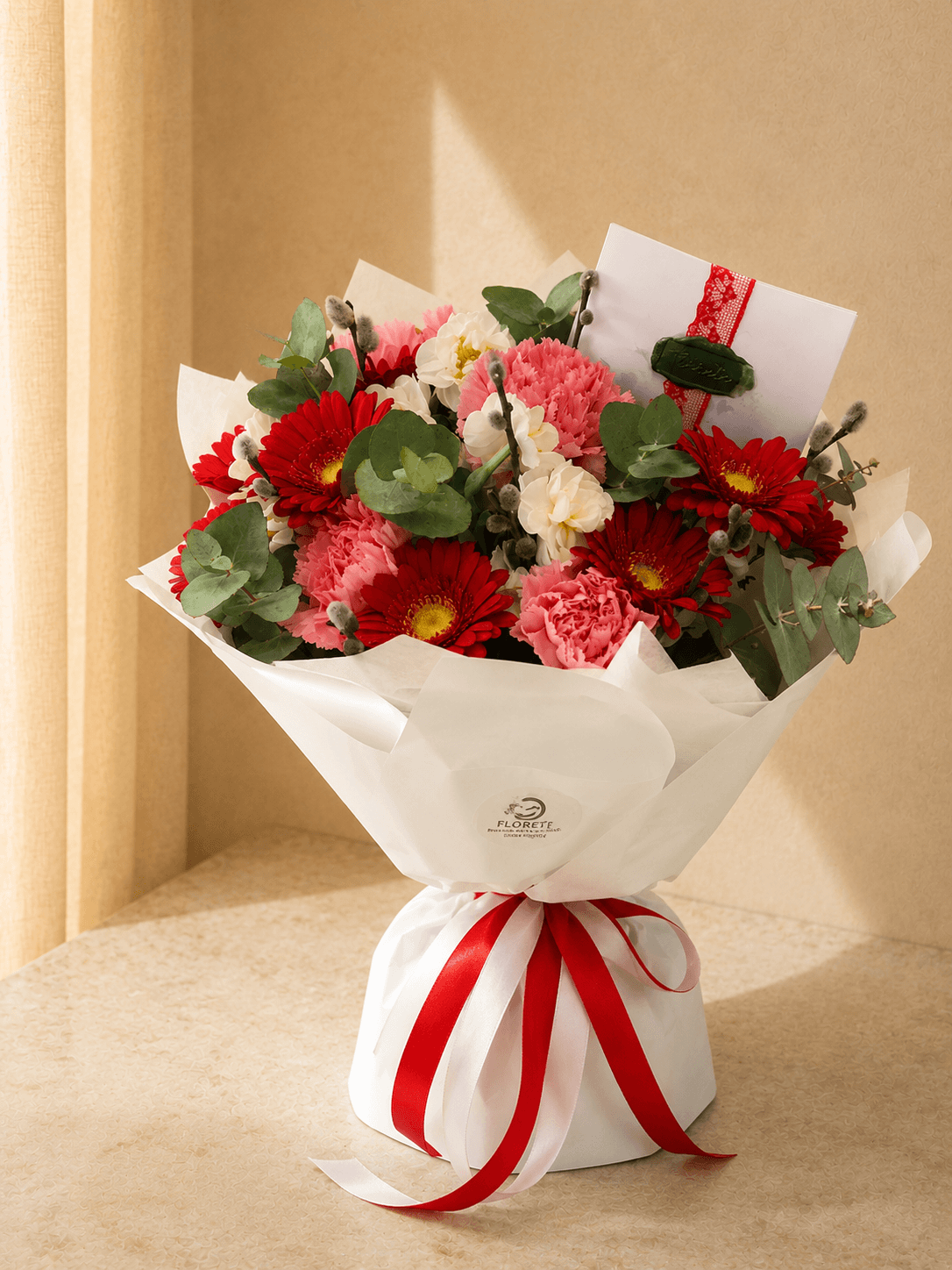 Lettre Rouge – Buchet cu gerbera și garoafe