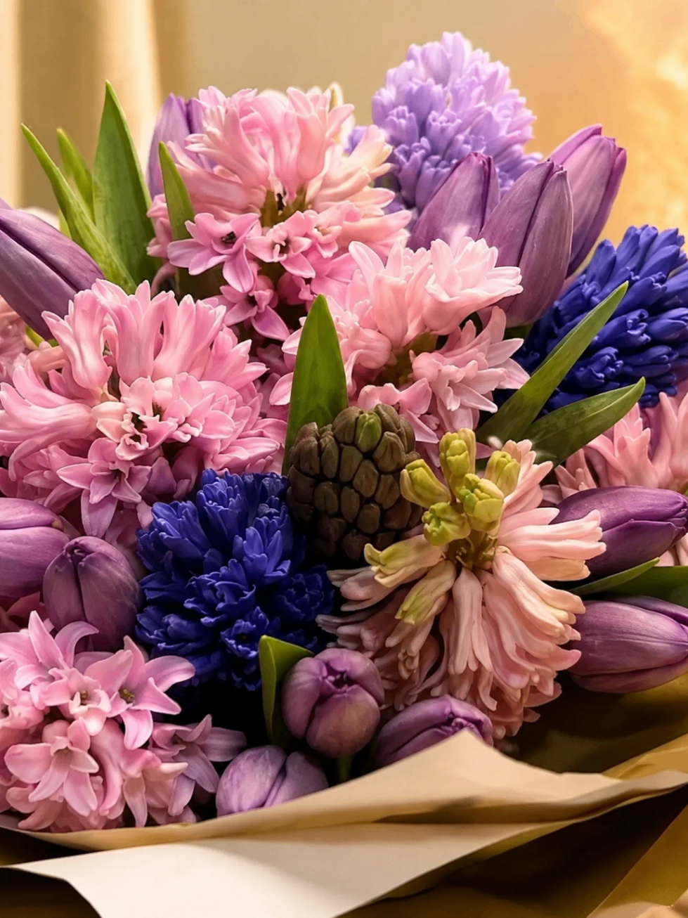 Jardin Hyacinthe – Buchet cu lalele și zambile - imagine 2