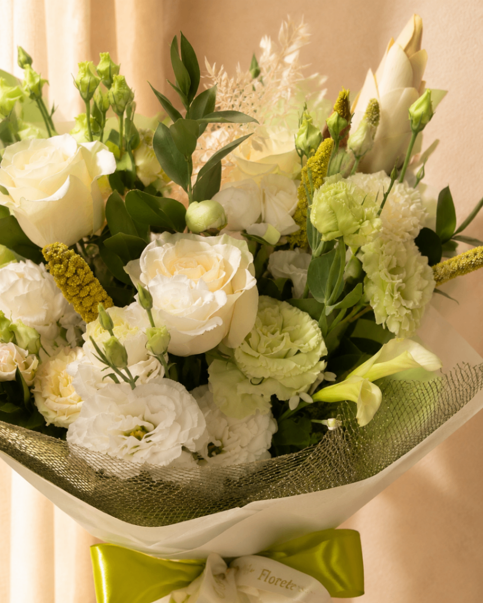 Lime Ivory – Buchet alb-verde cu trandafiri - imagine 2