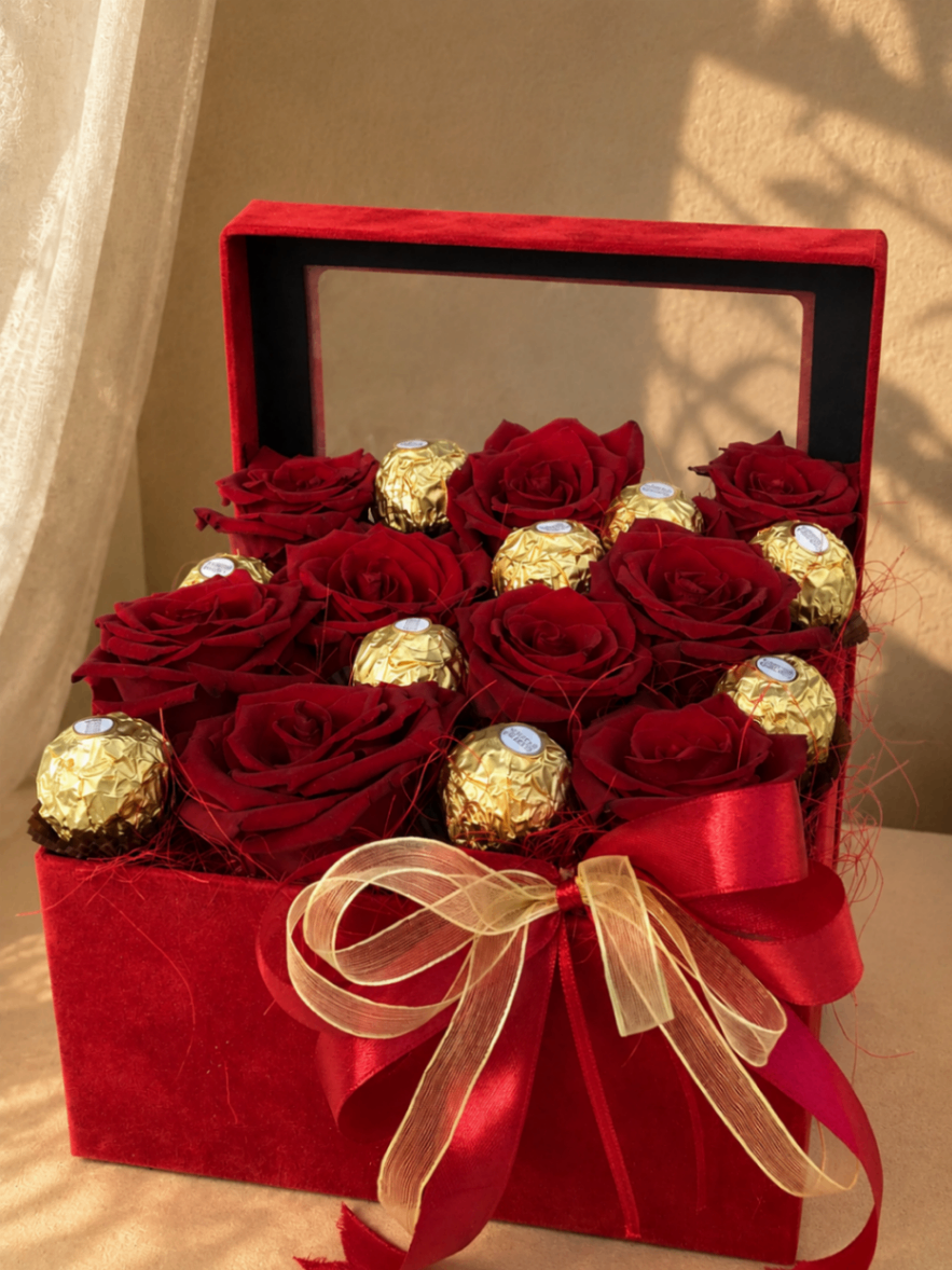 Écrin Rouge – Aranjament cu trandafiri și praline - imagine 2